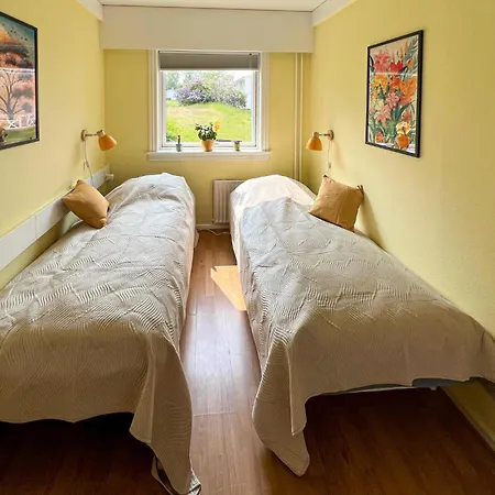 1 Bedroom In * 内克瑟