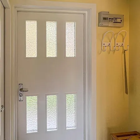1 Bedroom In 内克瑟